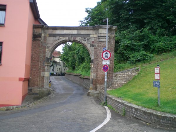 2 Tor zur Schwanenburg